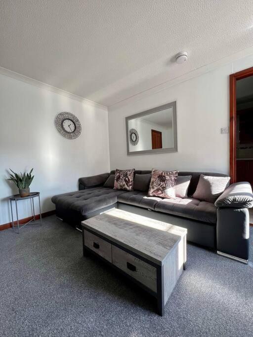 Apartment With Parking, Close To The Raigmore Hospital Inverness Eksteriør billede